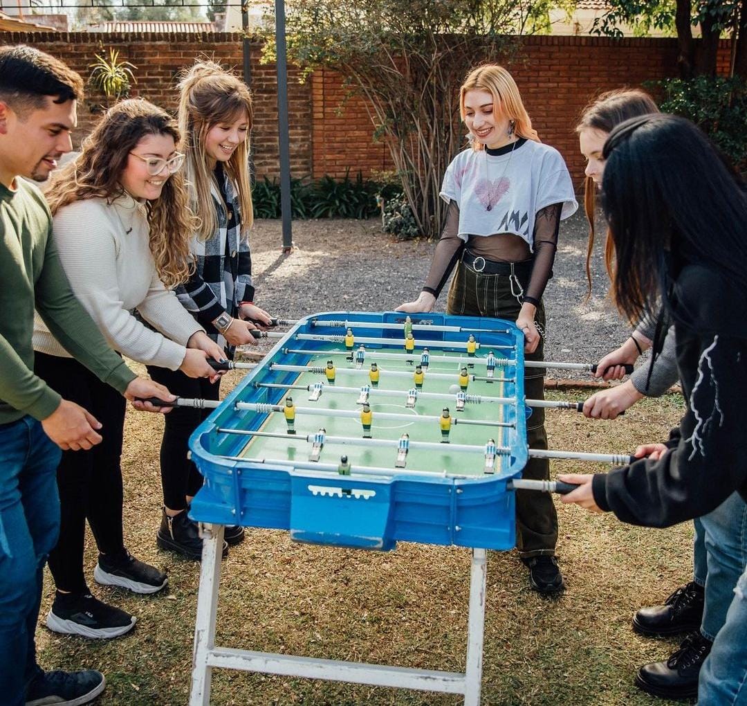 Juego de Metegol para 4 jugadores con 2 pelotitas